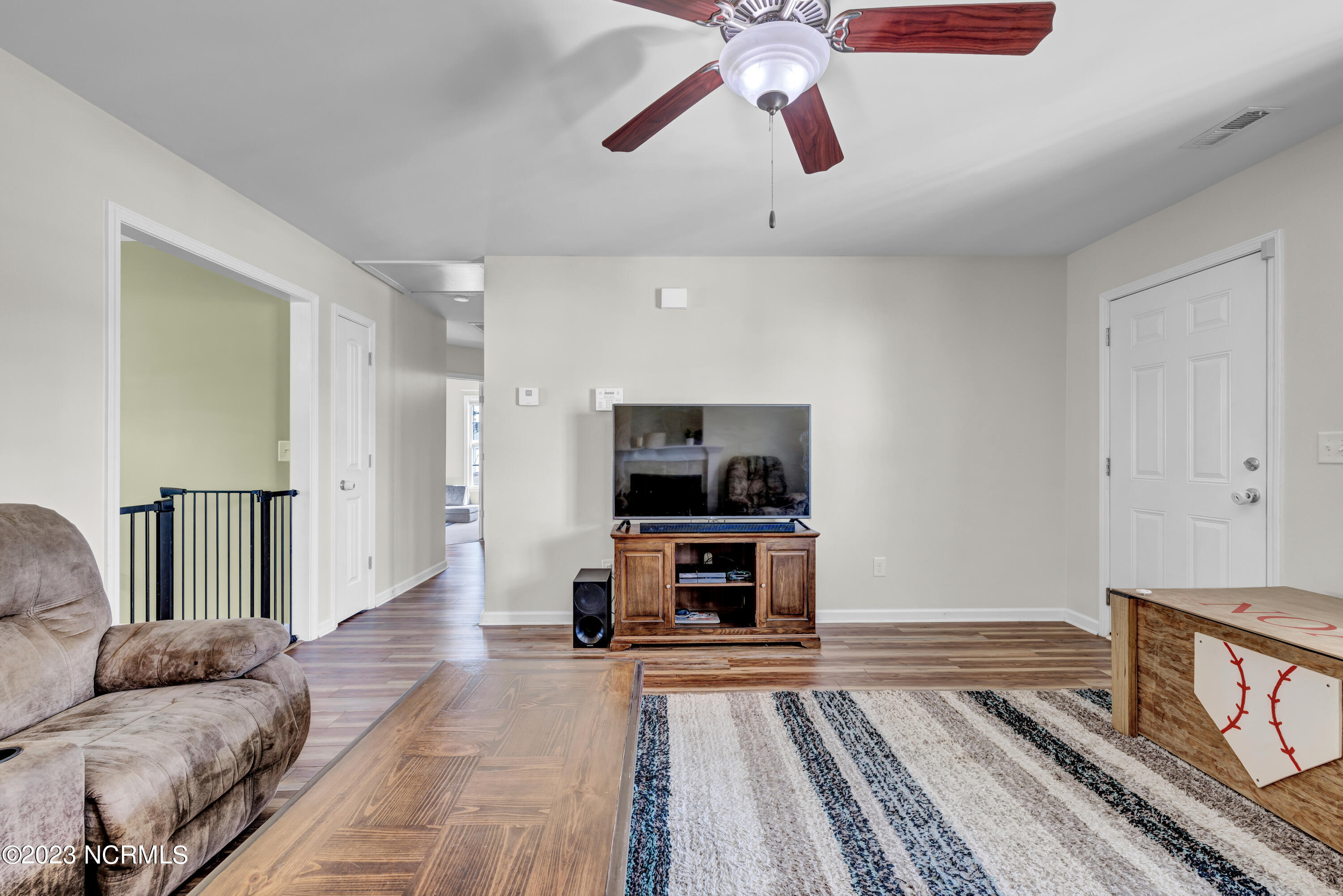 477 Sand Ridge Road Hubert, NC 28539 - Photo 10 of 25 Living Room