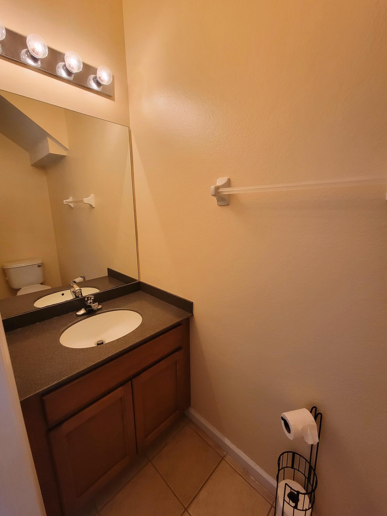 2775 Reston Street, Unit 101 Melbourne, FL 32935 - Photo 14 of 31 Reston down bath