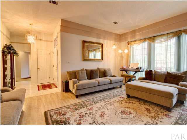 517 Turnberry Road Cantonment, FL 32533 - Photo 3 of 24 Gallery Image 3