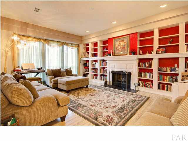 517 Turnberry Road Cantonment, FL 32533 - Photo 4 of 24 Gallery Image 4