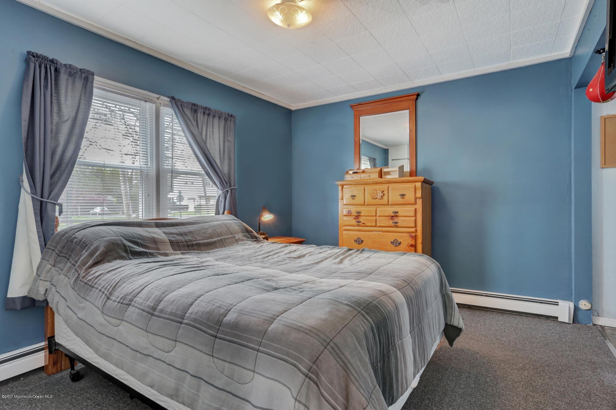 103 Ravine Drive Matawan, NJ 07747 - Photo 9 of 17 IMG_9695_6_7_8_9_fused