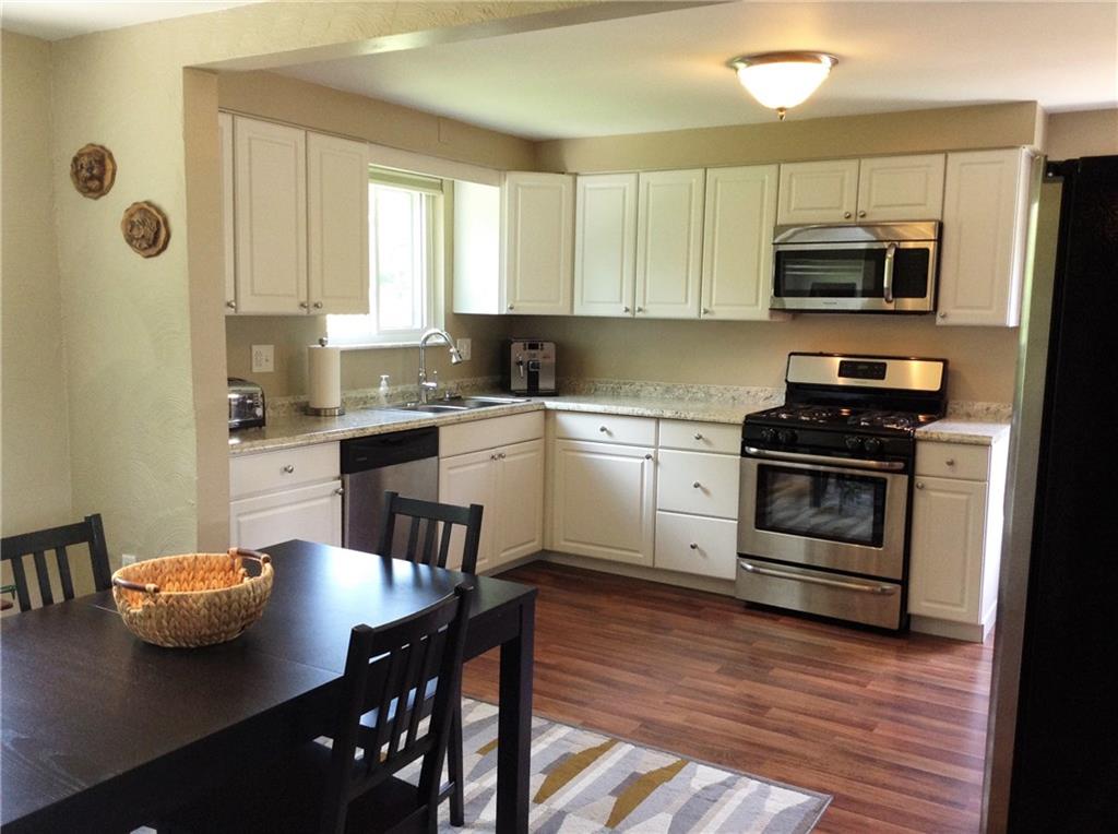 122 Bell Court Road McKees Rocks, PA 15136 - Photo 3 of 21