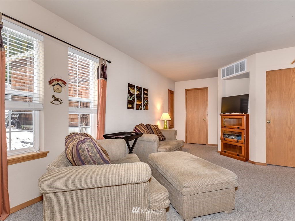 24101 South Lake Roesiger Road Snohomish, WA 98290 - Photo 4 of 24