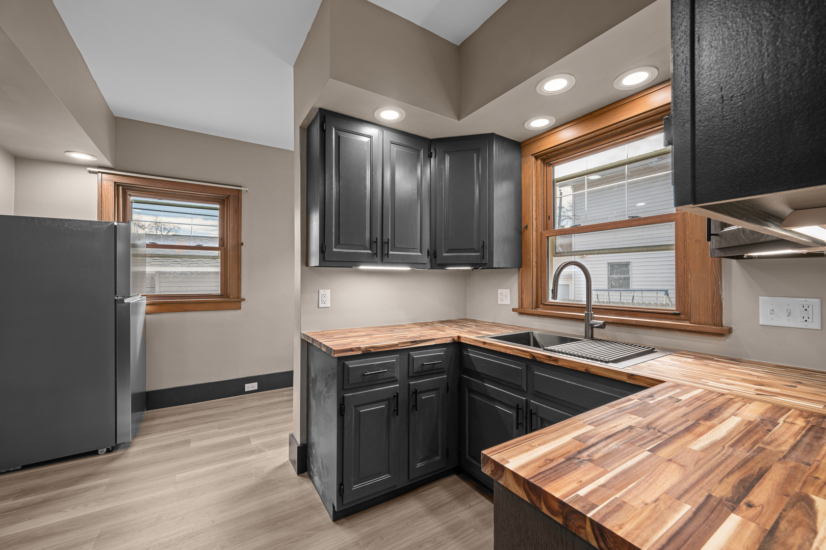 350 15th Avenue Moline, IL 61265 - Photo 16 of 29