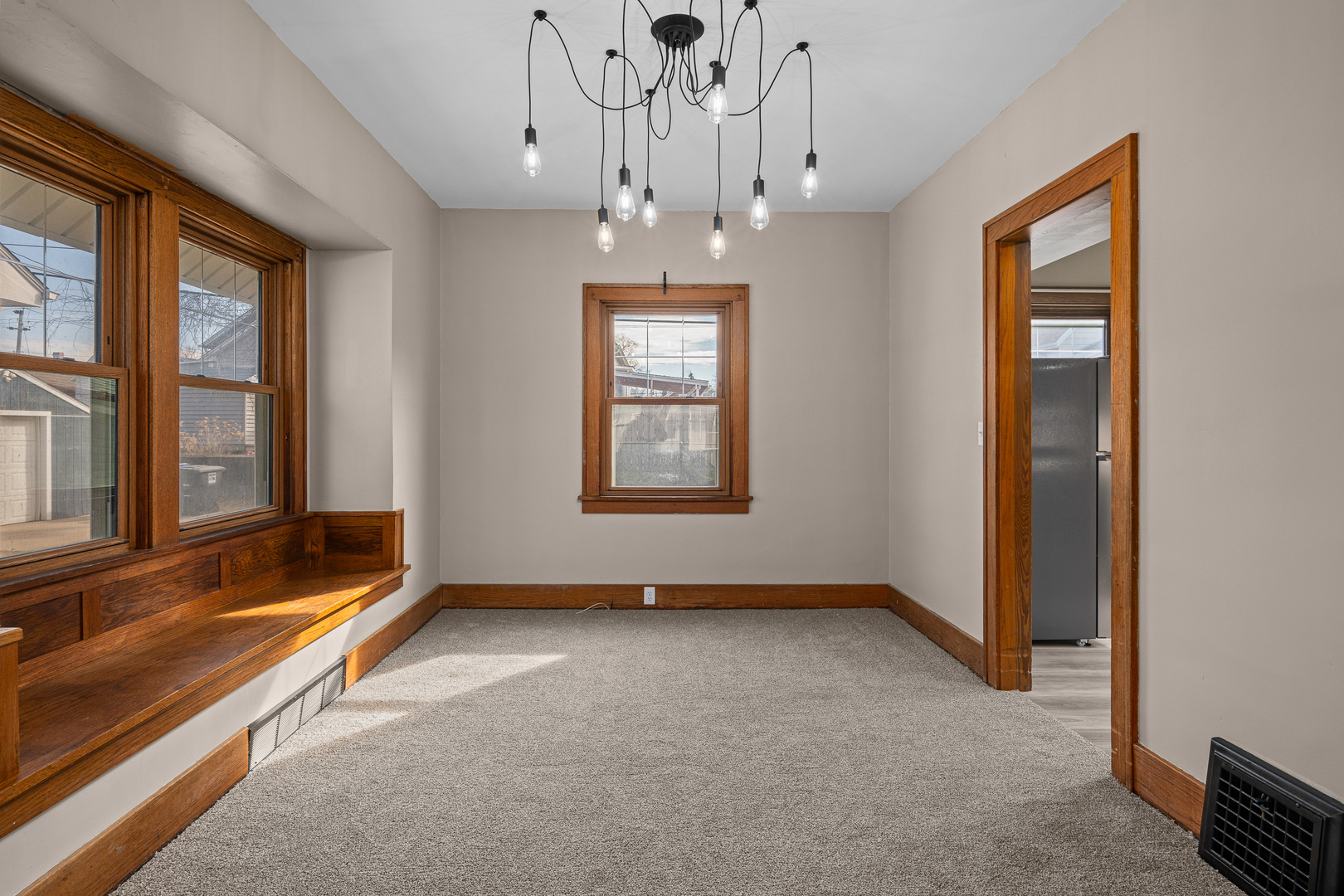 350 15th Avenue Moline, IL 61265 - Photo 10 of 29