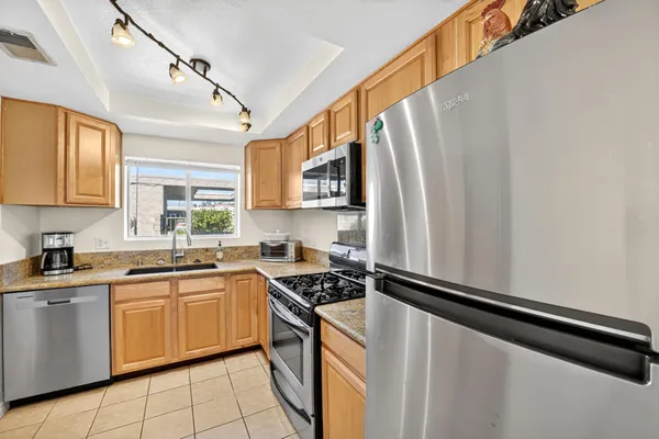 $2,150 | 82239 Waring Way, Indio, CA 92201
