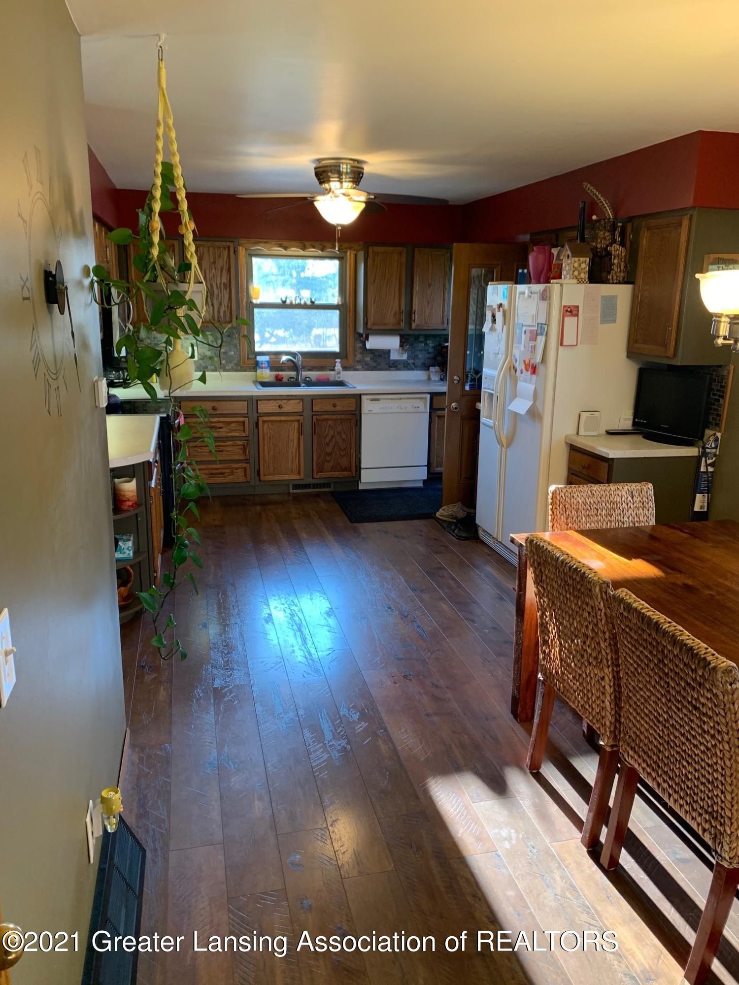 9586 Fenner Road Perry, MI 48872 - Photo 10 of 22 IMG_4081