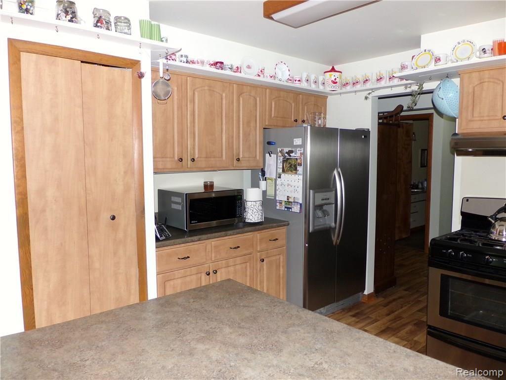9169 Mabley Hill Road Fenton, MI 48430 - Photo 9 of 33 10 Kitchen 2_9169 Mabley Hill 198.JPG