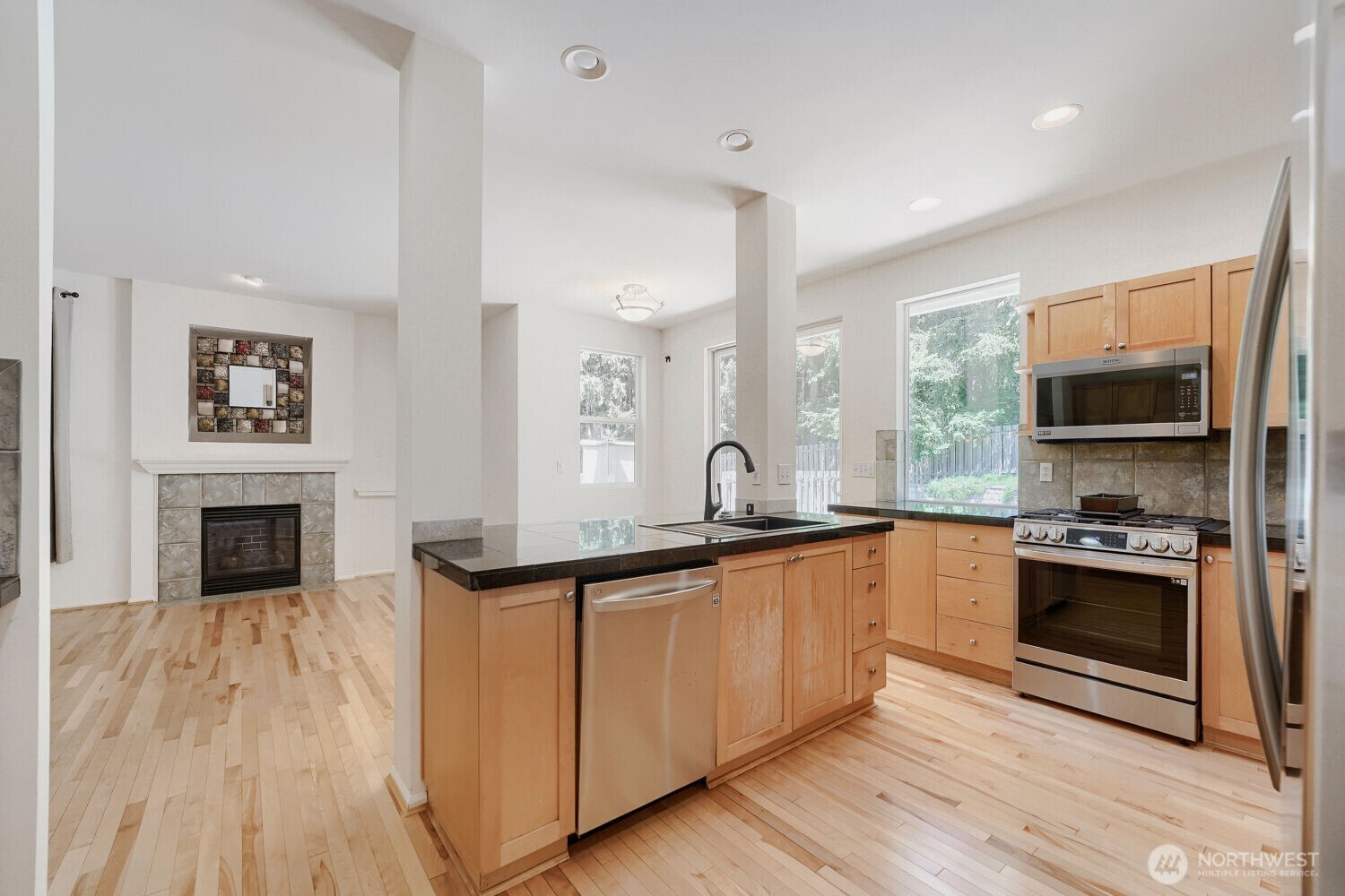 27426 Maple Ridge Way Southeast Maple Valley, WA 98038 - Photo 11 of 30