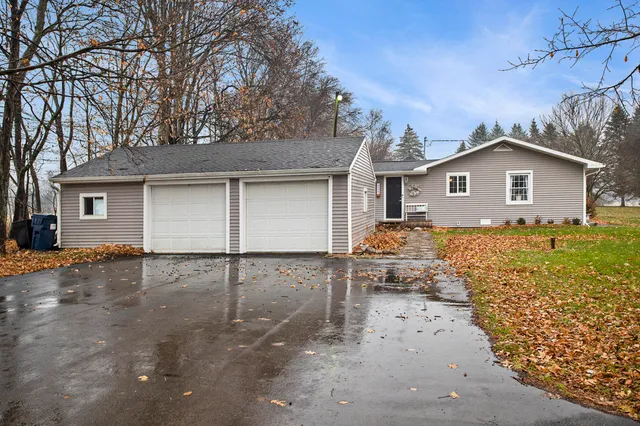 $234,900 | 19225 US Highway 27 North, Marshall, MI 49068