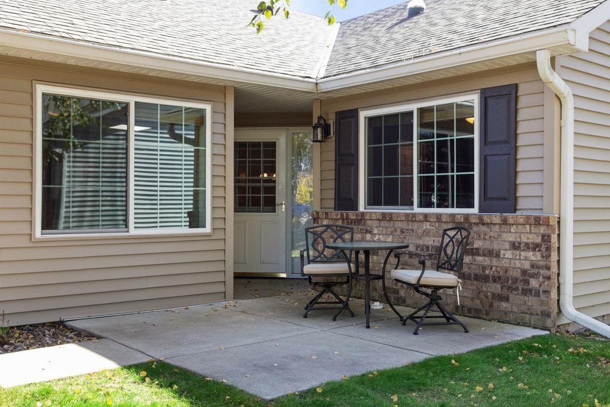 7658 Newbury Road St. Paul, MN 55125 - Photo 3 of 44 Gallery Image 3