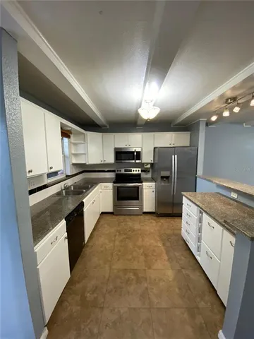 $1,800 | 14419 Americana Circle, Unit 103, Tampa, FL 33613