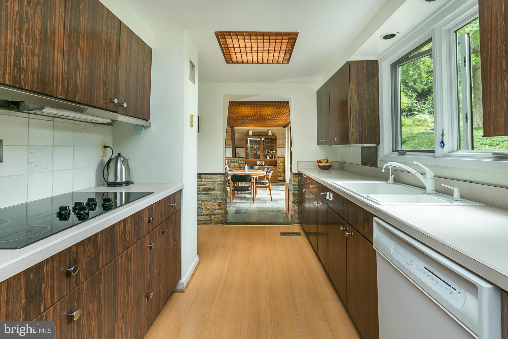 917 Army Road Towson, MD 21204 - Photo 19 of 30 Kitchen