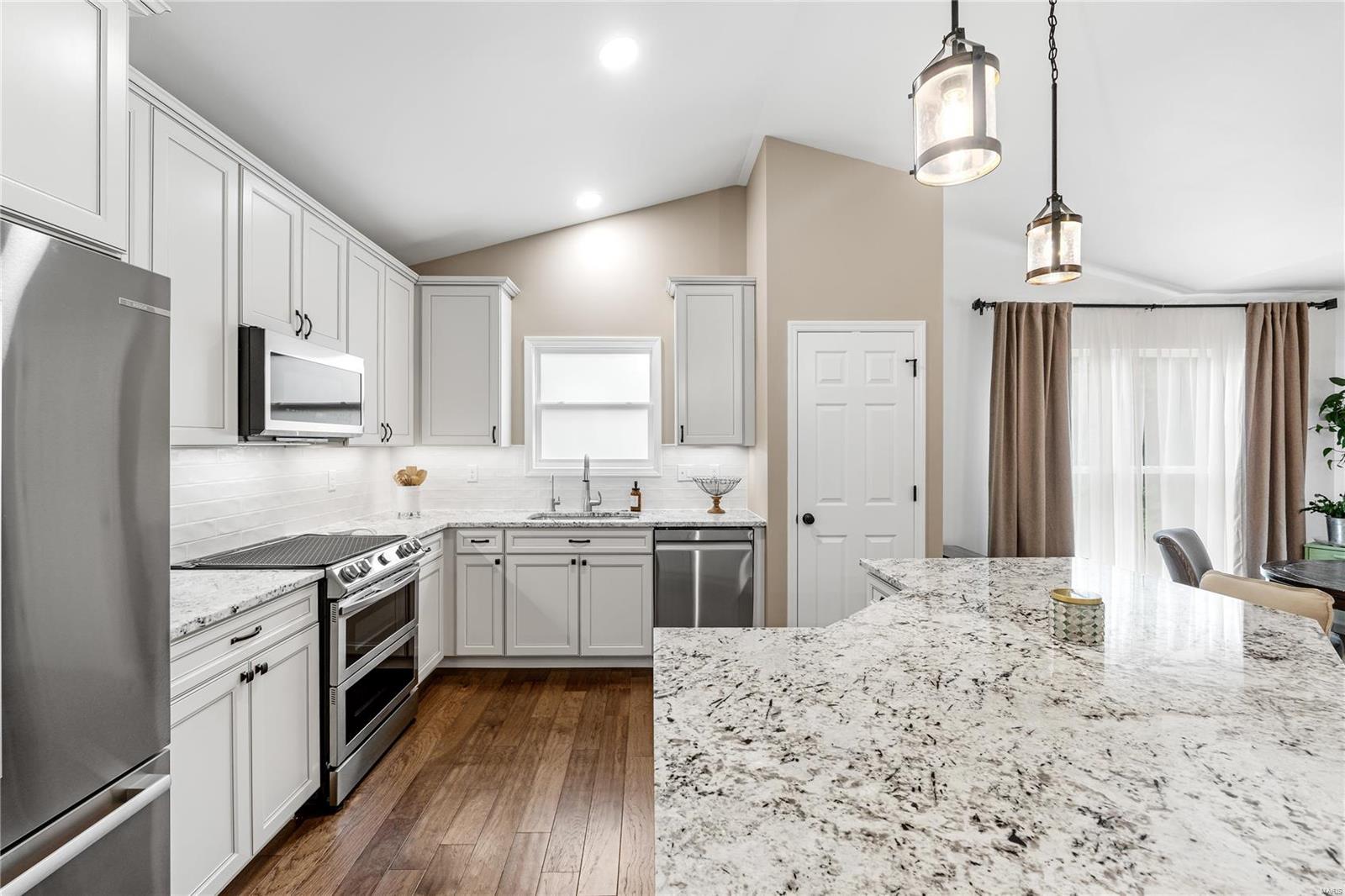 134 Keystone Ridge Drive O'Fallon, MO 63366 - Photo 7 of 29 Gallery Image 7