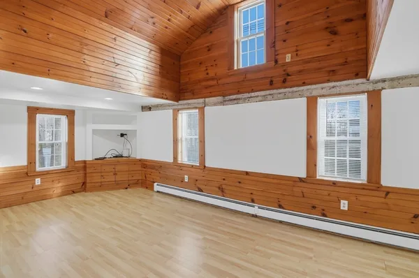 $2,850 | 92 Main Street, Unit 1, Hopkinton, MA 01748