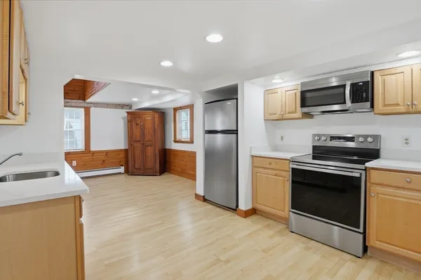 $2,850 | 92 Main Street, Unit 1, Hopkinton, MA 01748