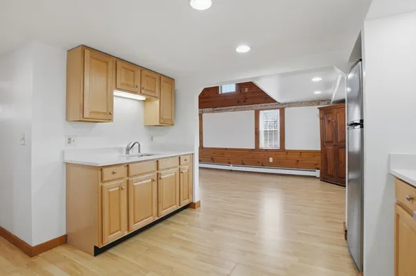 $2,850 | 92 Main Street, Unit 1, Hopkinton, MA 01748