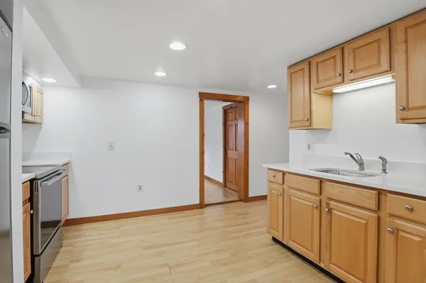 $2,850 | 92 Main Street, Unit 1, Hopkinton, MA 01748
