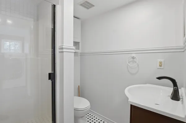 $2,850 | 92 Main Street, Unit 1, Hopkinton, MA 01748