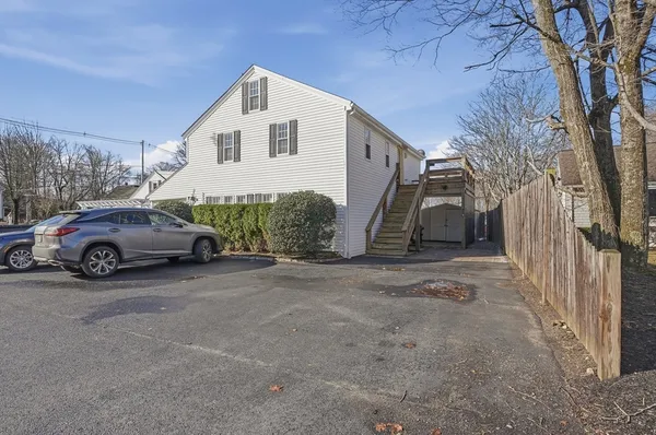 $2,850 | 92 Main Street, Unit 1, Hopkinton, MA 01748