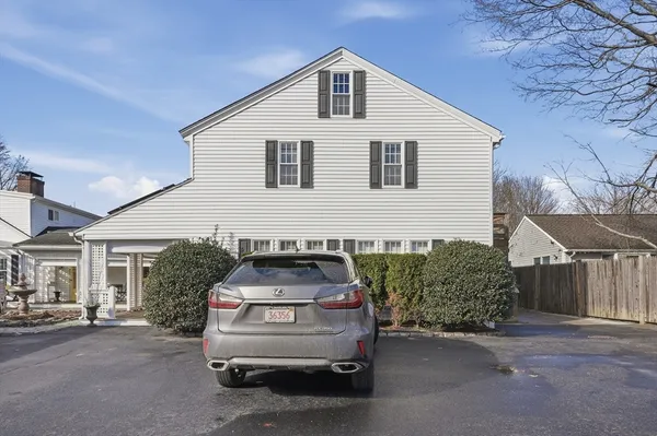 $2,850 | 92 Main Street, Unit 1, Hopkinton, MA 01748