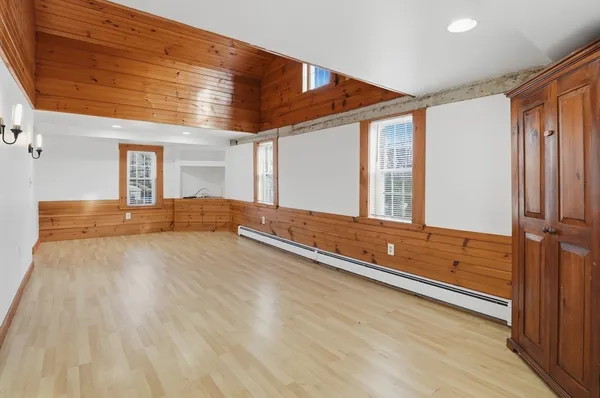 $2,850 | 92 Main Street, Unit 1, Hopkinton, MA 01748