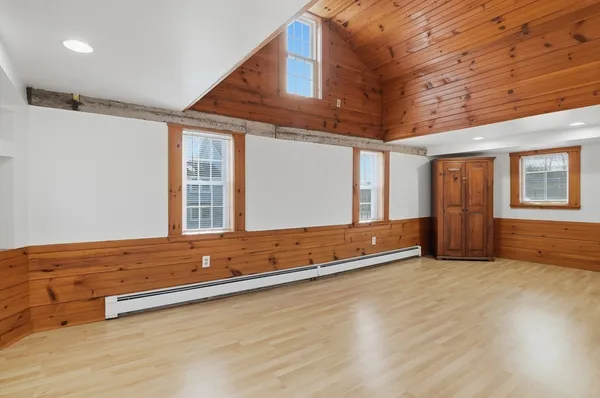 $2,850 | 92 Main Street, Unit 1, Hopkinton, MA 01748