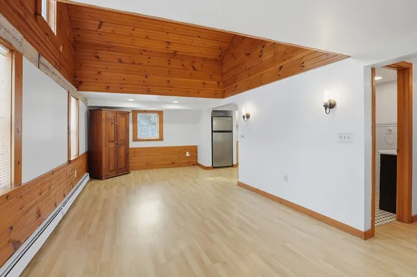 $2,850 | 92 Main Street, Unit 1, Hopkinton, MA 01748
