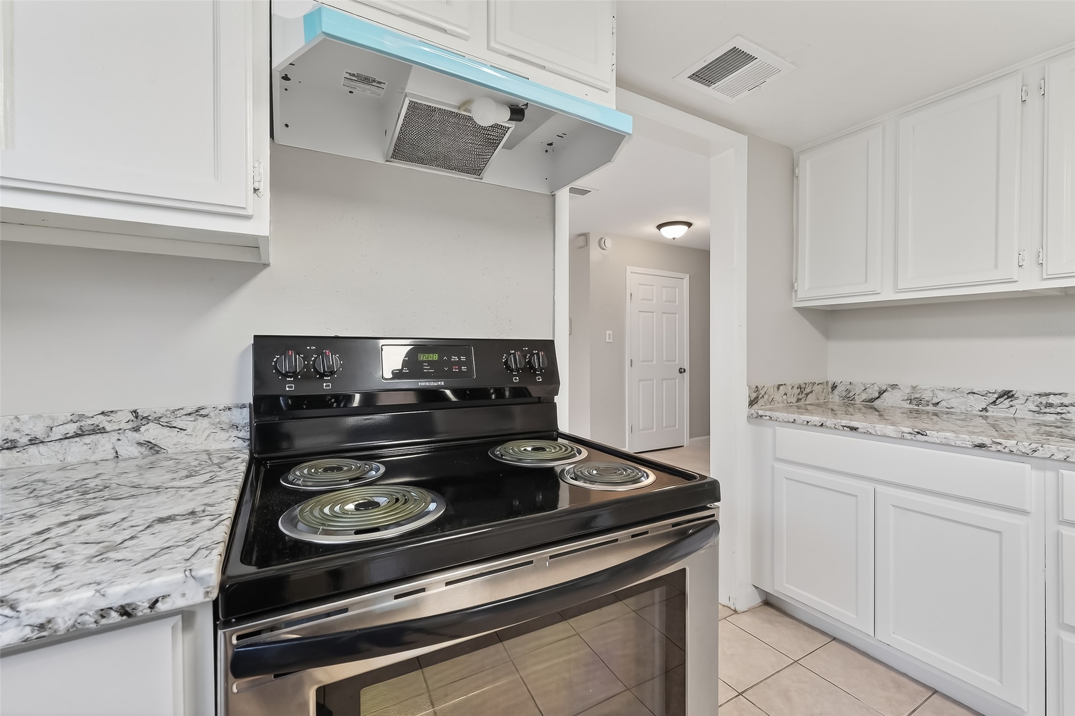 10510 Overview Drive Sugar Land, TX 77498 - Photo 12 of 40