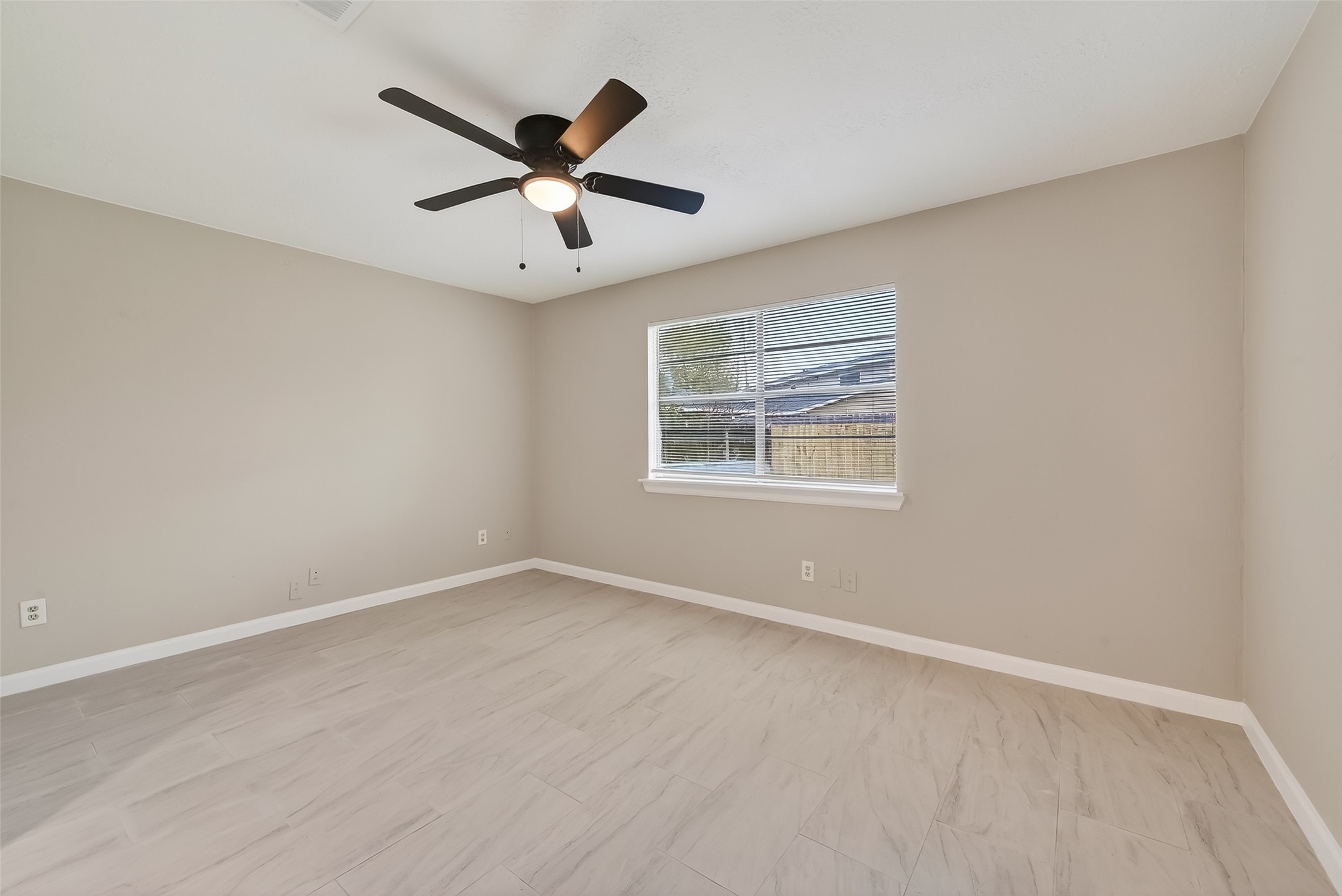 10510 Overview Drive Sugar Land, TX 77498 - Photo 23 of 40