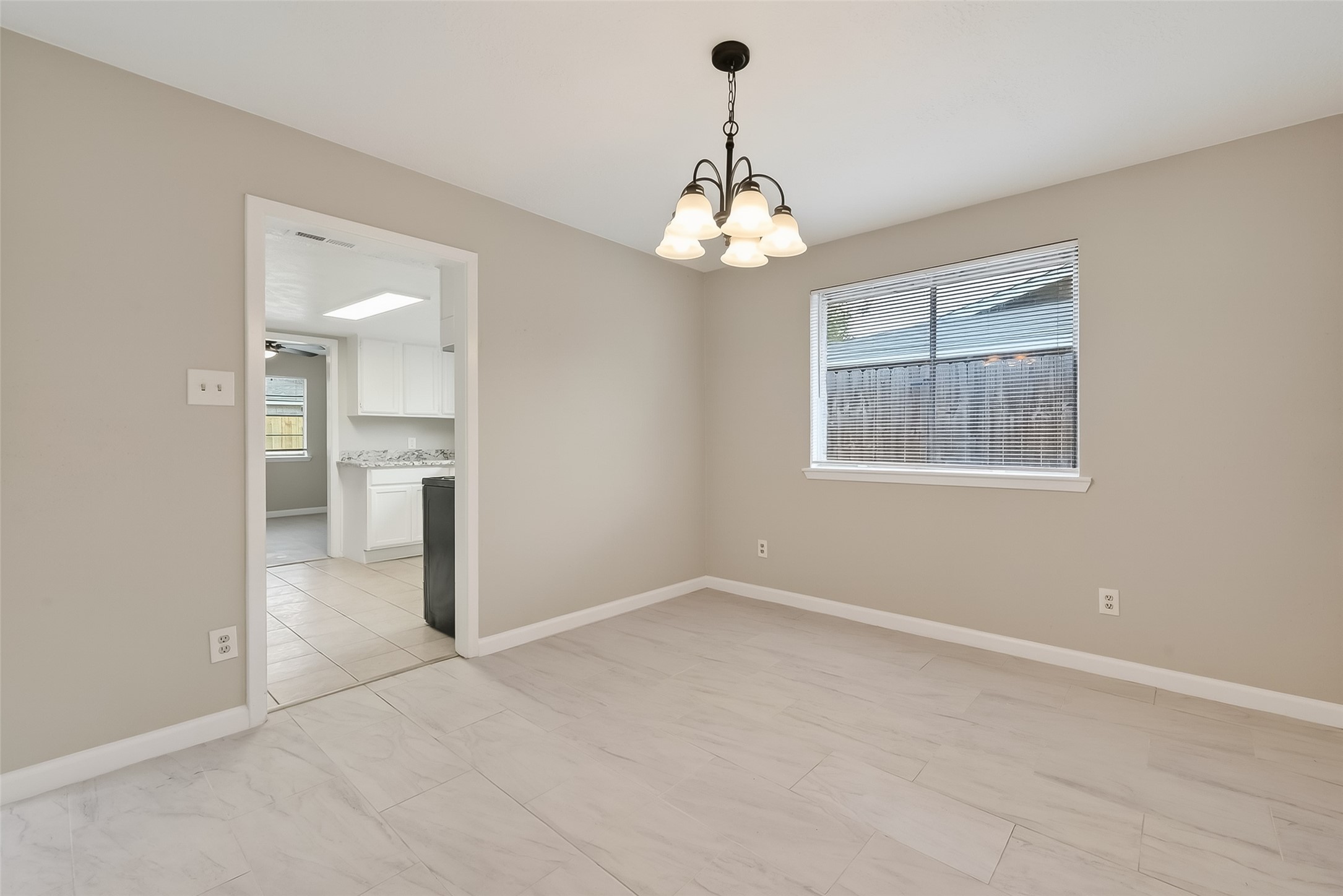 10510 Overview Drive Sugar Land, TX 77498 - Photo 7 of 40