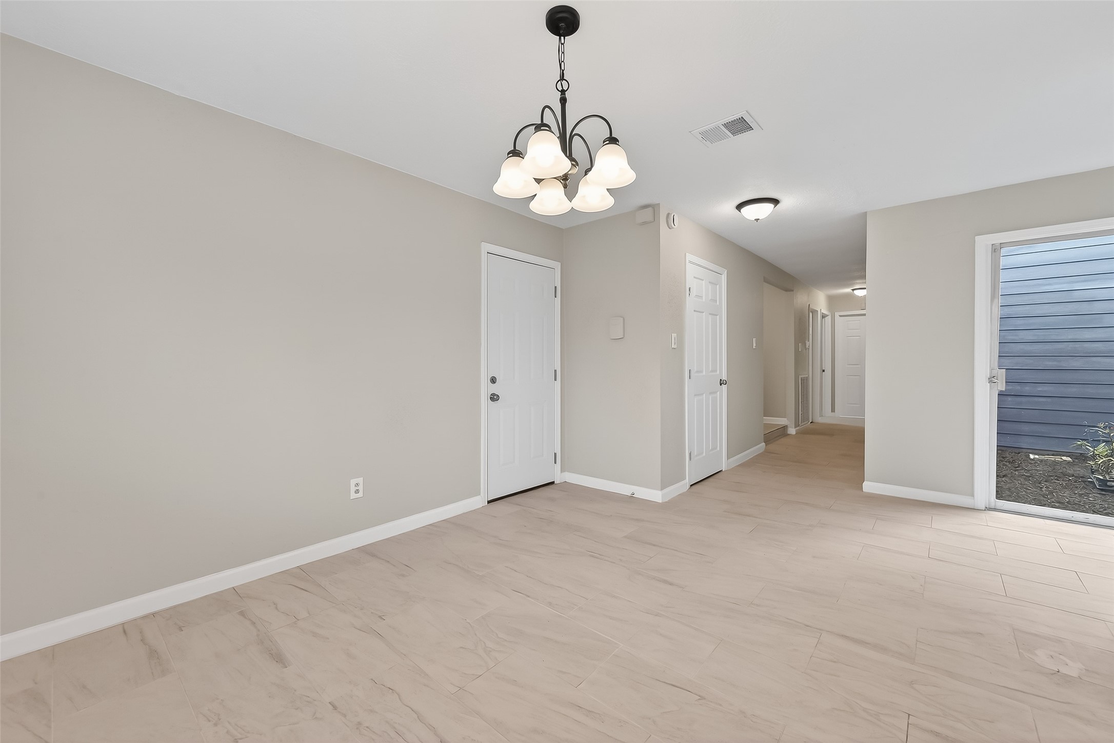 10510 Overview Drive Sugar Land, TX 77498 - Photo 9 of 40