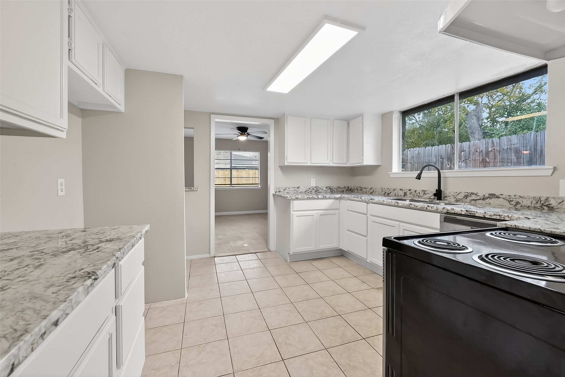 10510 Overview Drive Sugar Land, TX 77498 - Photo 10 of 40