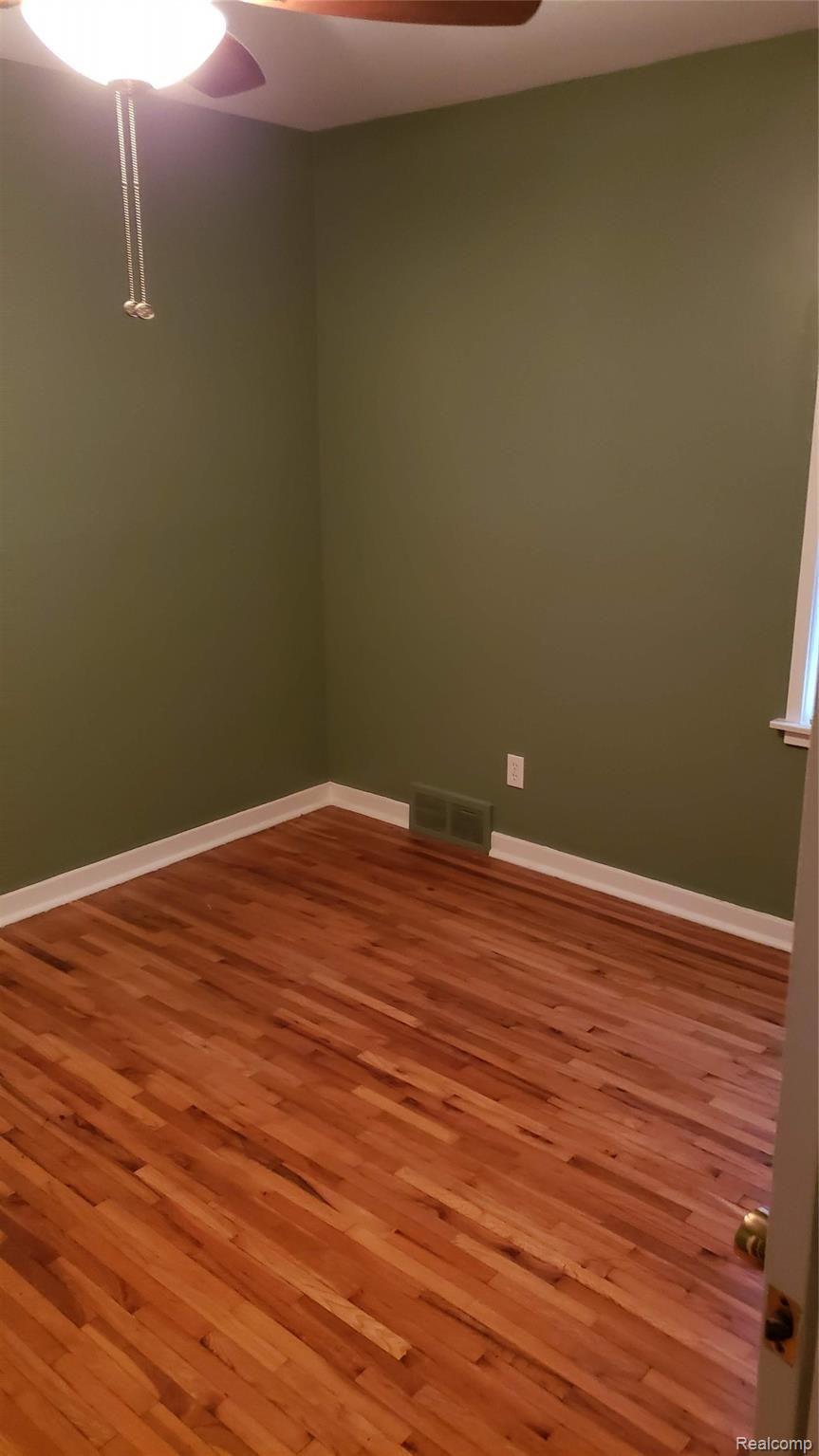 326 Dover Road Waterford, MI 48328 - Photo 23 of 48 Bedroom 1 pic 2