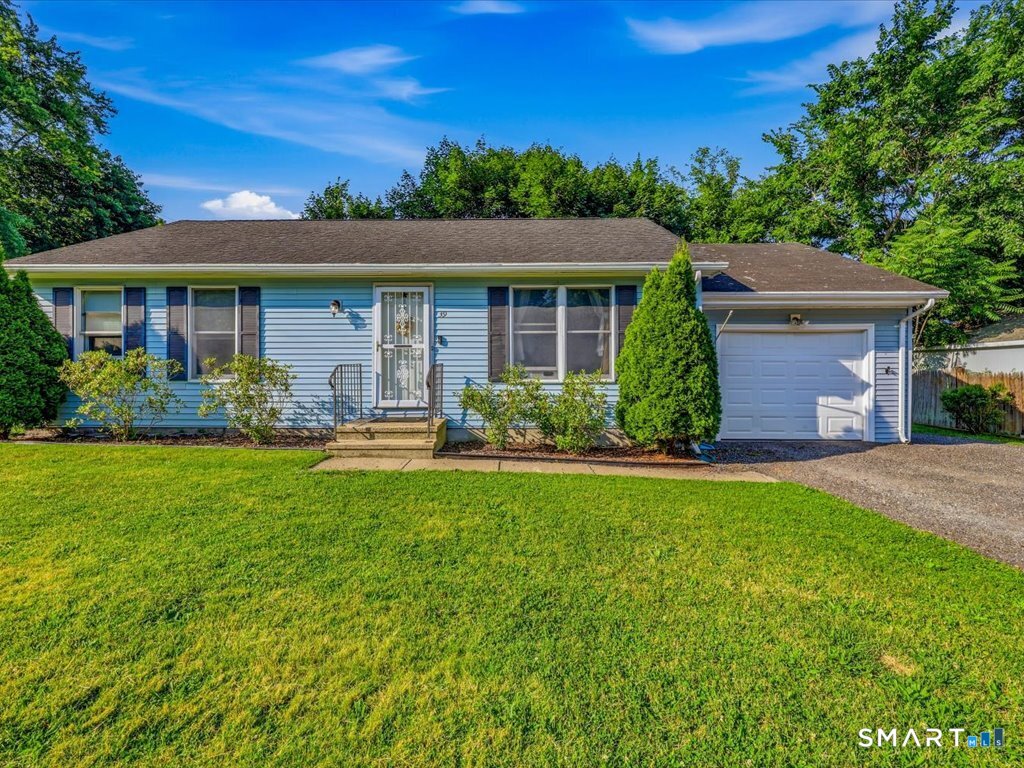 39 Glezen Street Norwich, CT 06360 - Photo 1 of 27