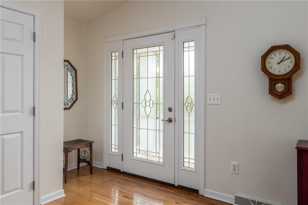 206 McCombs Road Venetia, PA 15367 - Photo 2 of 25 Entry