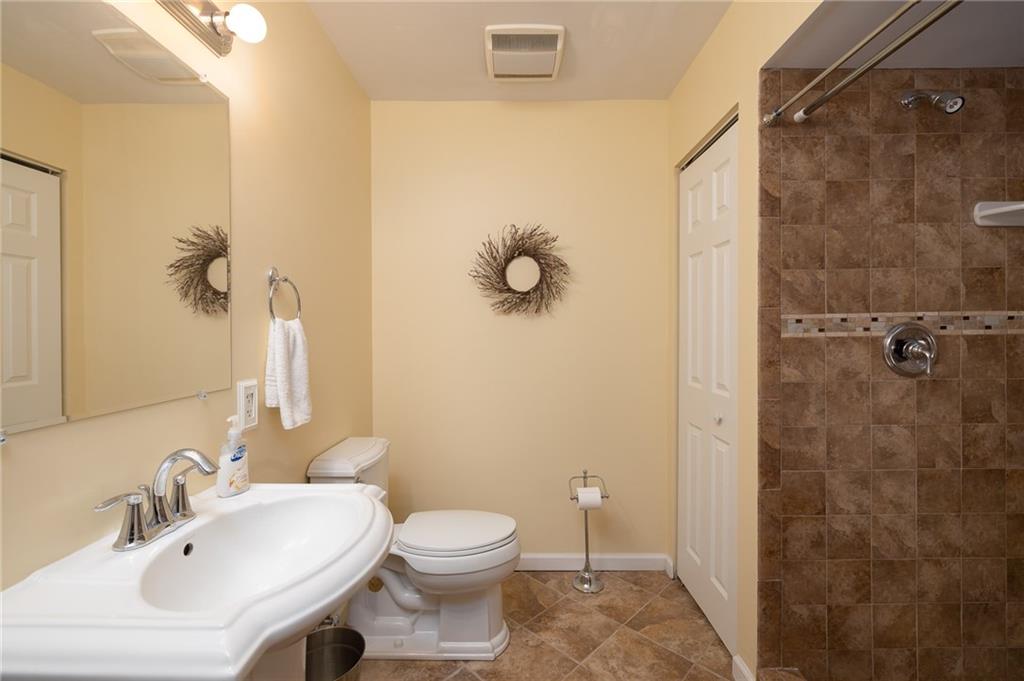 206 McCombs Road Venetia, PA 15367 - Photo 18 of 25 Lower level full bath