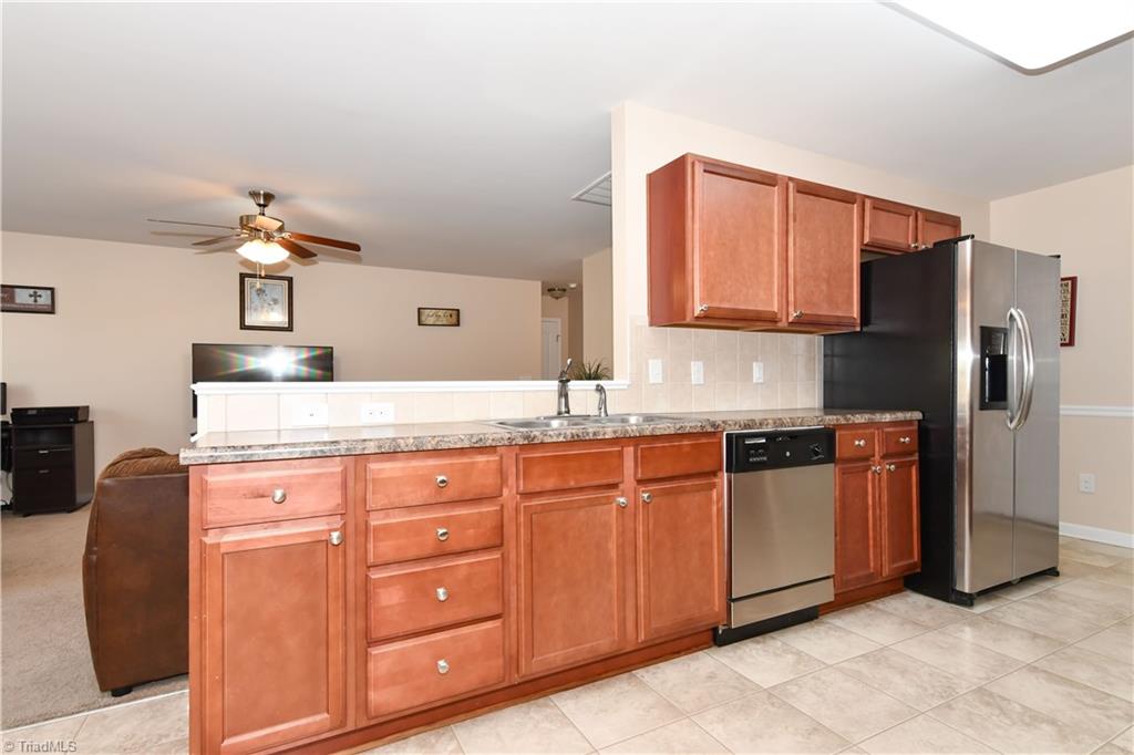 695 Ansley Way High Point, NC 27265 - Photo 9 of 19 Gallery Image 9