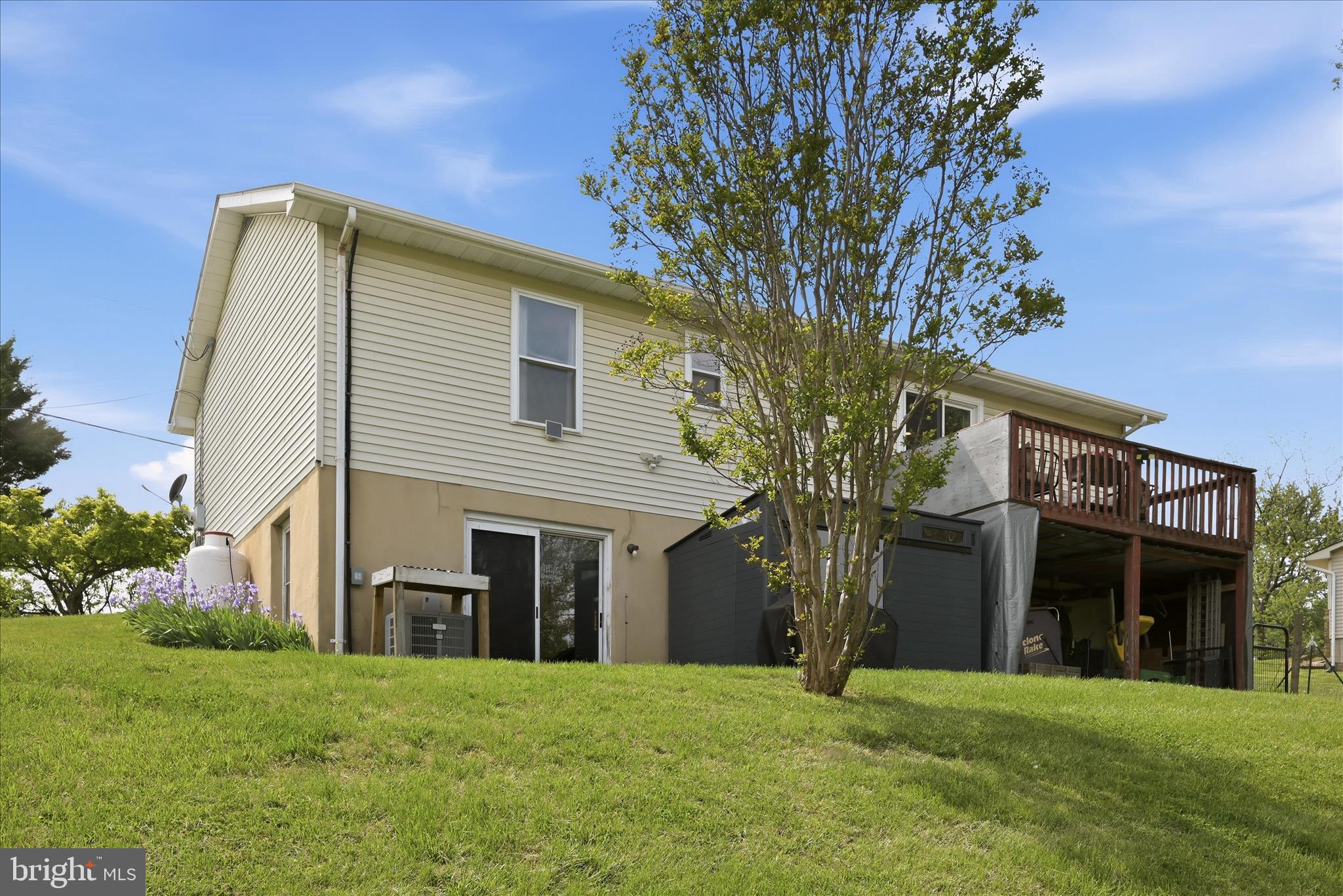 91 Granny Smith Road Linden, VA 22642 - Photo 38 of 65 Back Exterior