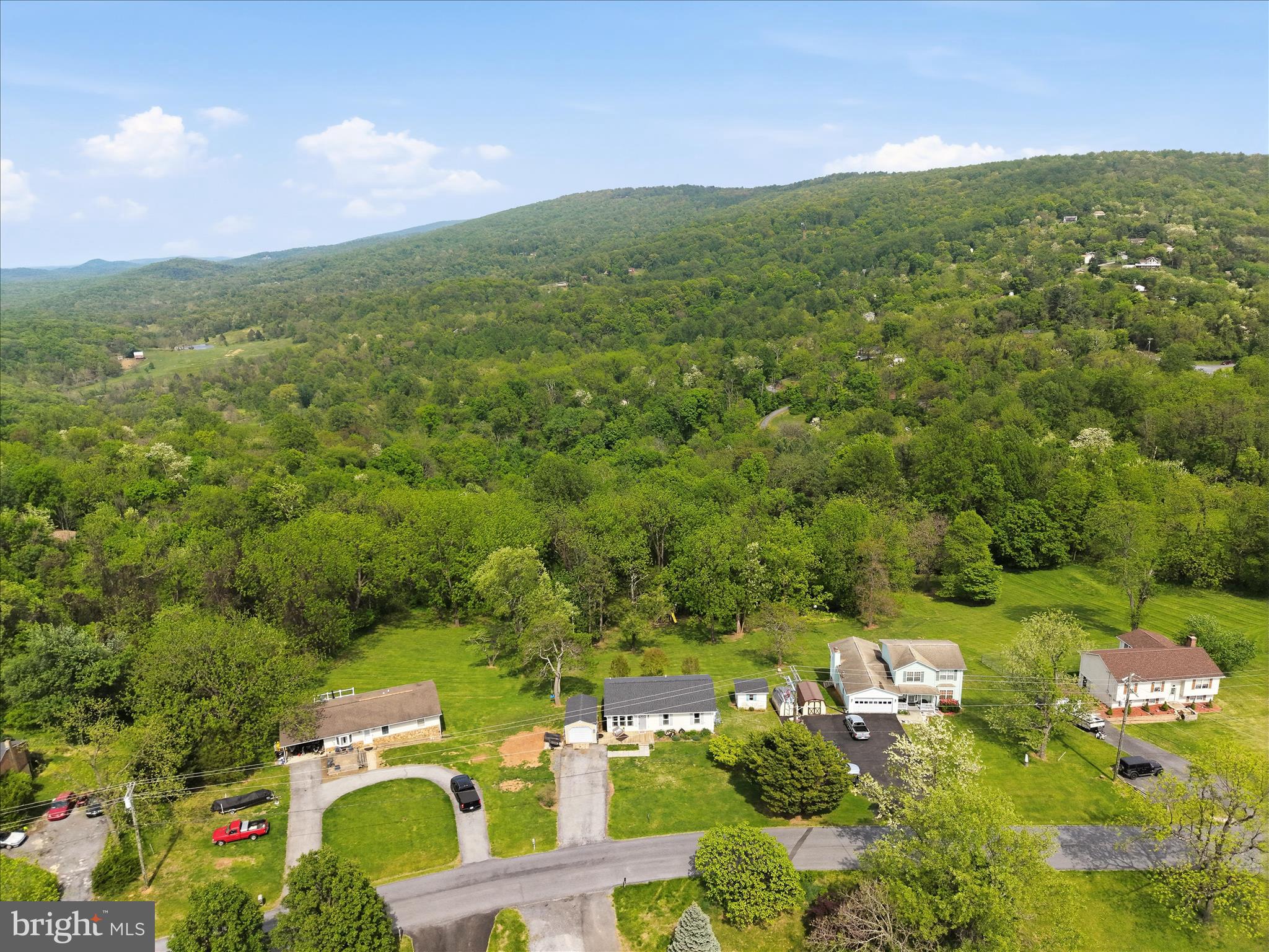 91 Granny Smith Road Linden, VA 22642 - Photo 50 of 65 an aerial view of multiple house