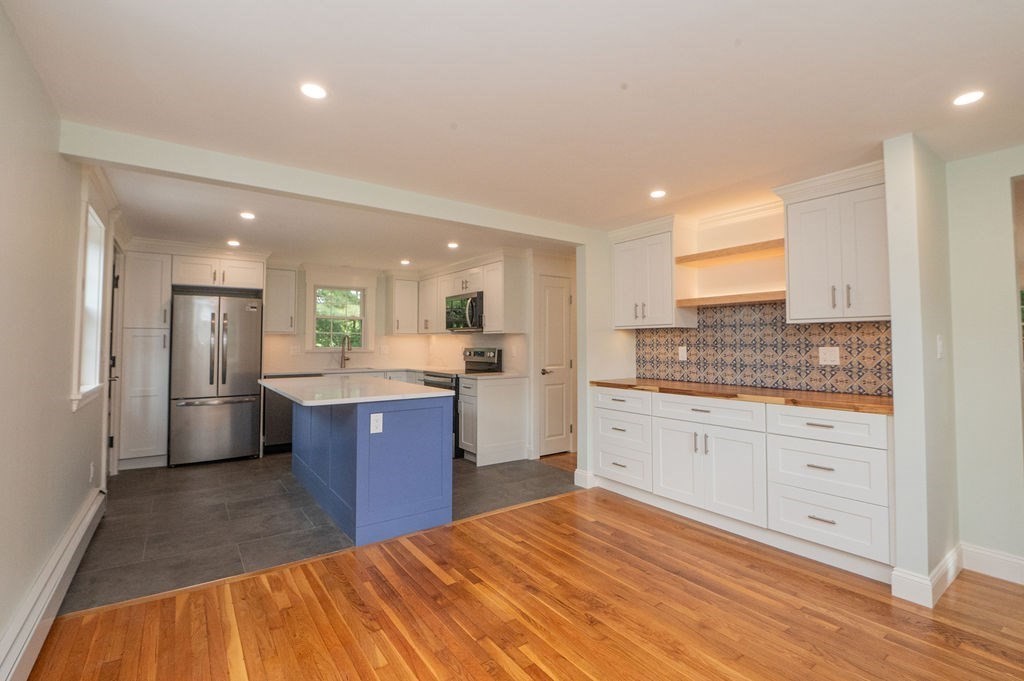 14 Web Road Georgetown, MA 01833 - Photo 2 of 33