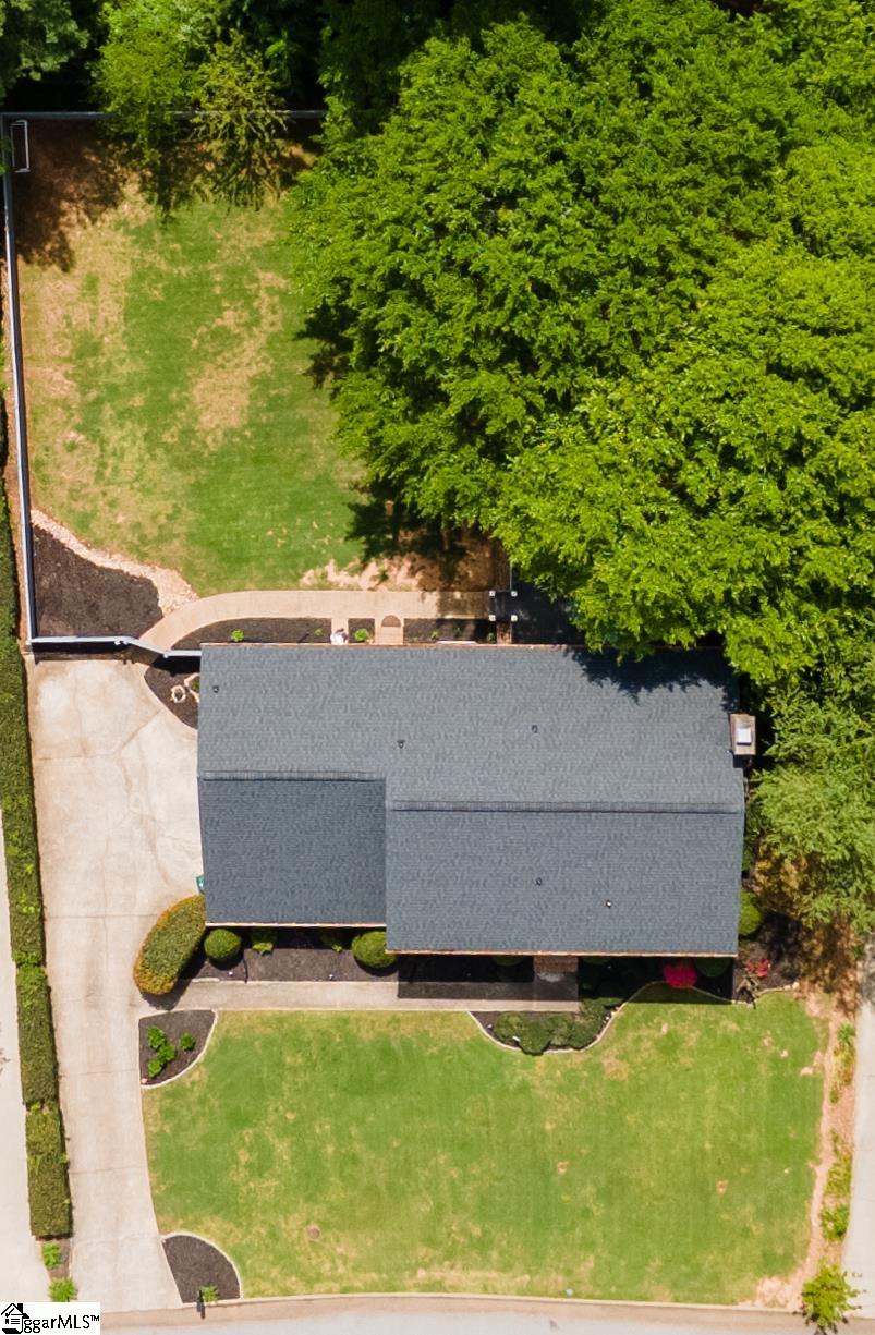 102 Autumn Road Greer, SC 29650 - Photo 3 of 36 Gallery Image 3
