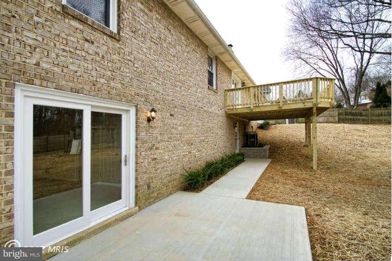 19309 Treadway Road Brookeville, MD 20833 - Photo 20 of 25 Exterior (Rear)