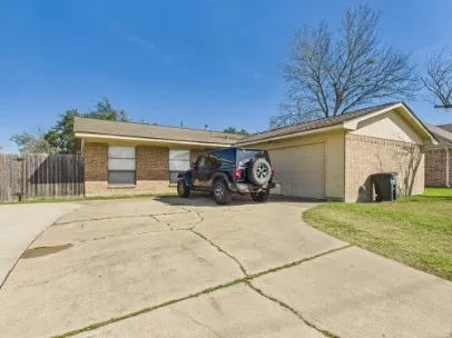 $2,400 | 903 Welsh Avenue, College Station, TX 77840