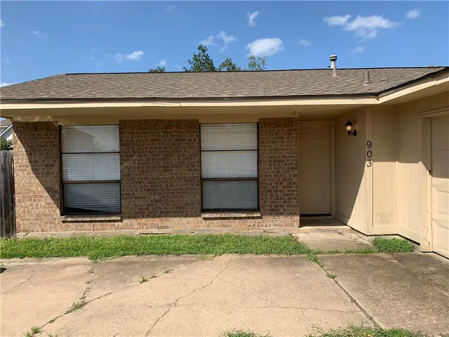 $2,400 | 903 Welsh Avenue, College Station, TX 77840