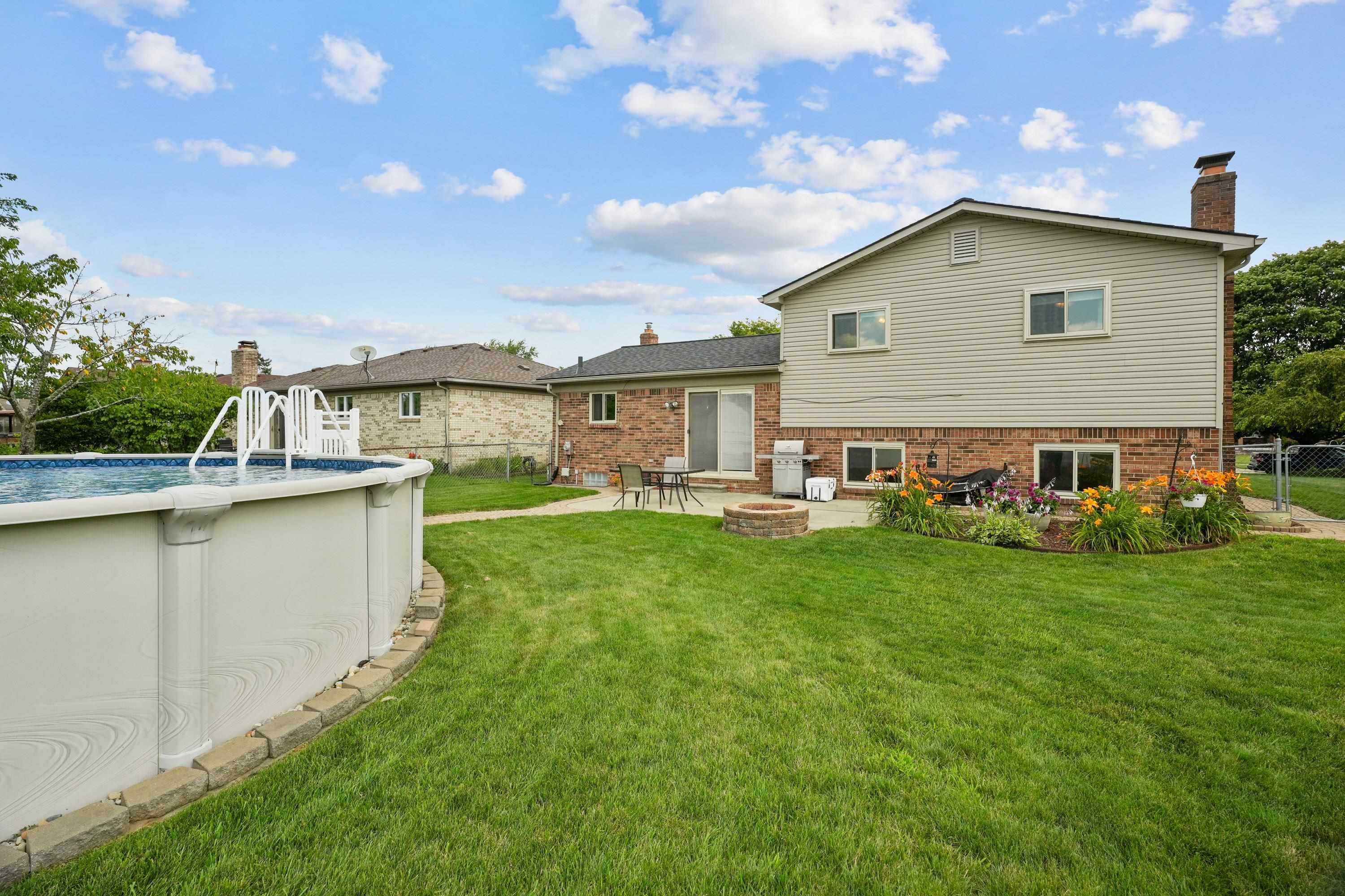 47381 Juniper Road Macomb, MI 48044 - Photo 5 of 26 50117468-4.JPG