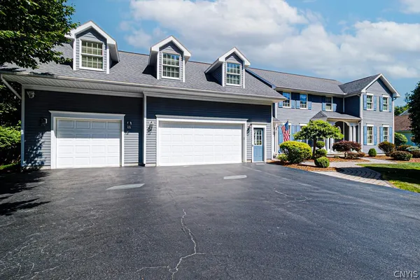 $819,000 | 3 Juniper Lane, New Hartford, NY 13413