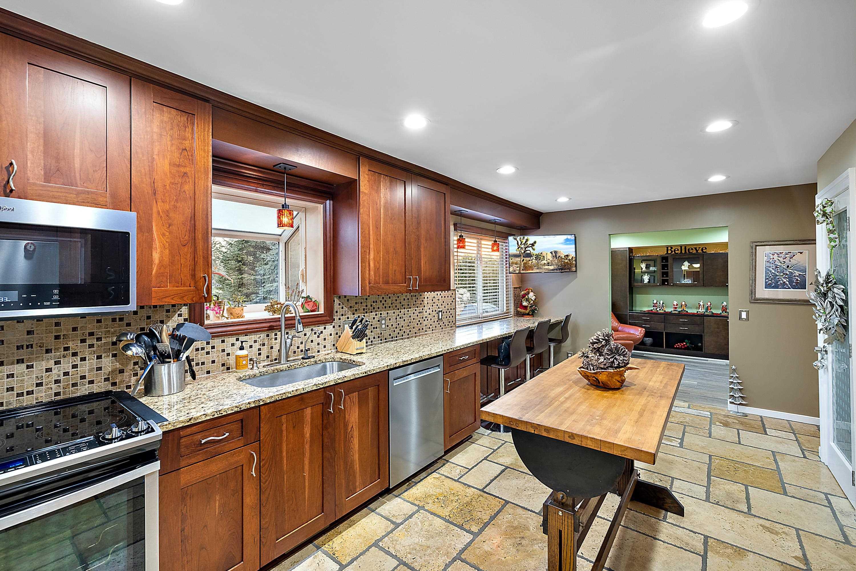 485 Grace Rochester, MI 48307 - Photo 20 of 58 50129259-d4bd14cc-b71b-4de4-9d90-cfe1932eefa5.JPG
