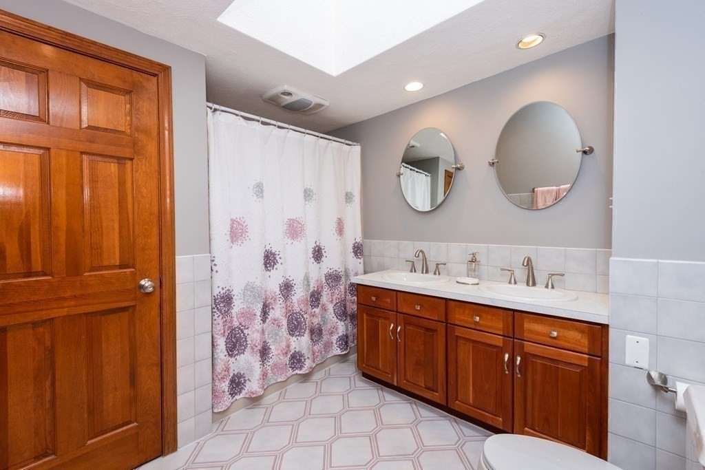 7 Maple Street, Unit 7 Reading, MA 01867 - Photo 16 of 40