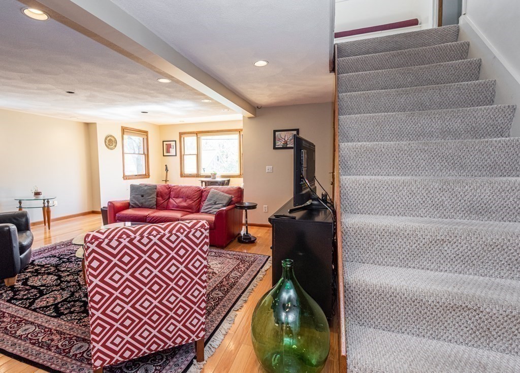 7 Maple Street, Unit 7 Reading, MA 01867 - Photo 19 of 40